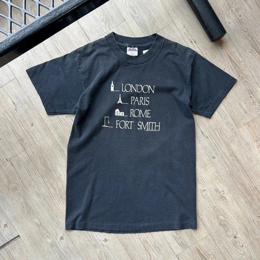 VINTAGE 90s | London Paris Rome Fort Smith Land Marks T-Shirt sz M