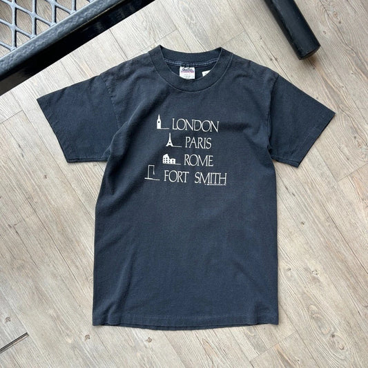 VINTAGE 90s | London Paris Rome Fort Smith Land Marks T-Shirt sz M