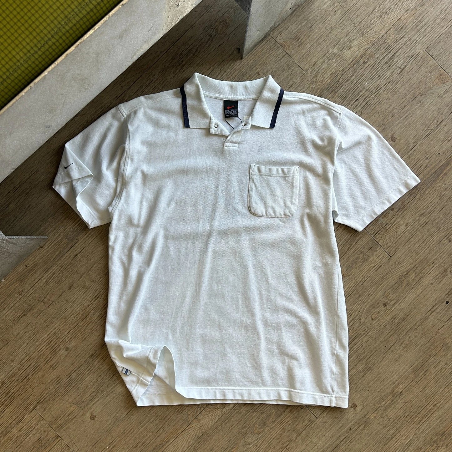 1990s | NIKE Mini Swoosh White Button Snap Polo Shirt sz M/L