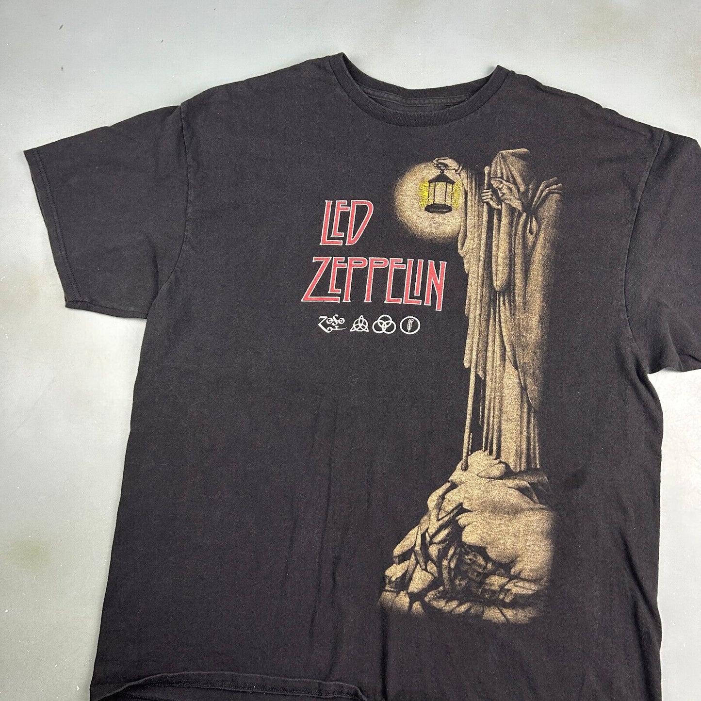 VINTAGE Led Zeppelin Big Graphic Band T-Shirt sz Large Adult