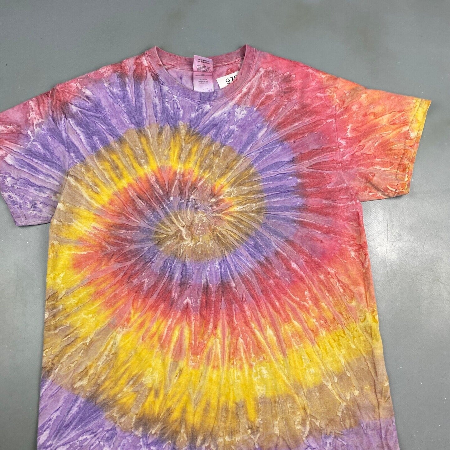 VINTAGE Blank Tye Dye Spiral Print T-Shirt sz Medium Men Adult