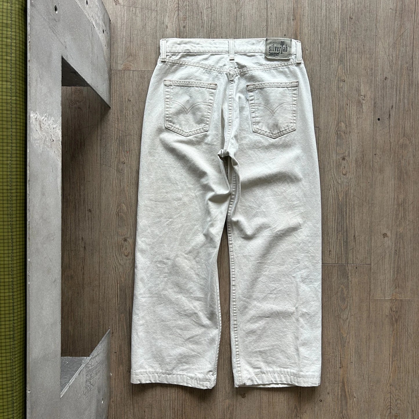 VINTAGE 90s | Levi's SilverTab Wide Leg Cream Baggy Jean Pants W30 L27