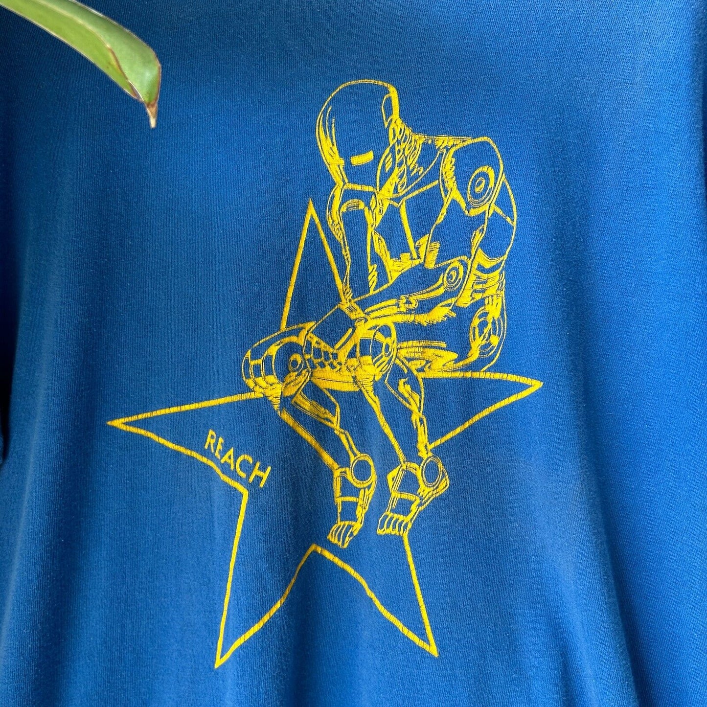 VINTAGE 90s | Reach Blurred Robot T-Shirt sz L
