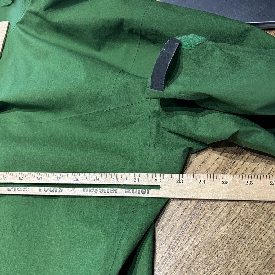 ARC'TERYX | Green Gore-Tex Active Shell Jacket sz L