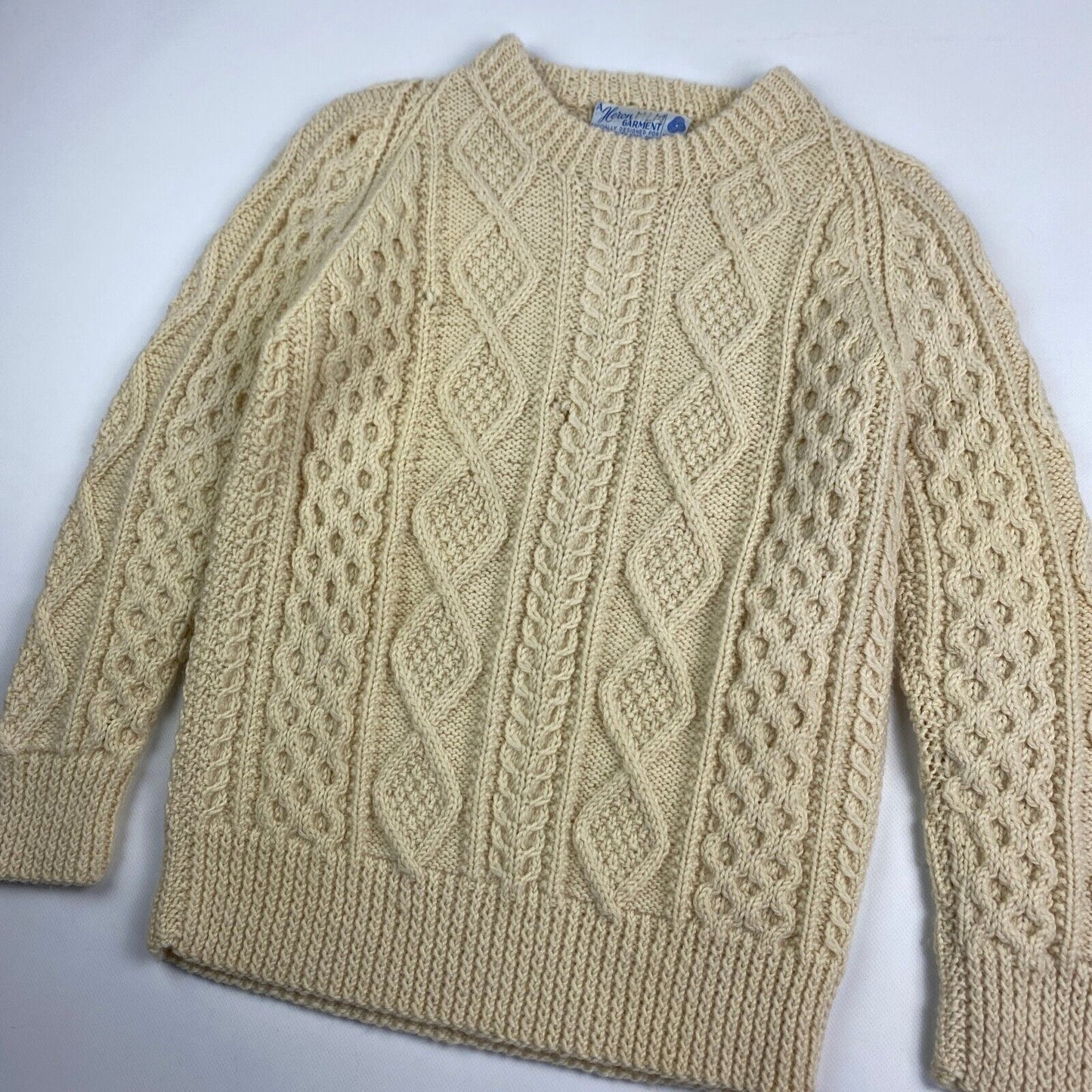 VINTAGE 80s Heavy Cream Wool Cable Knit Sweater sz Small Men