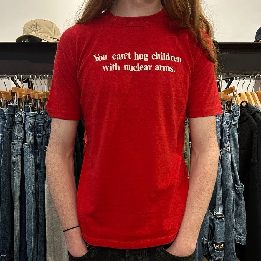 VINTAGE 80s | You Can't Hug Children With Nuclear Arms T-Shirt sz M