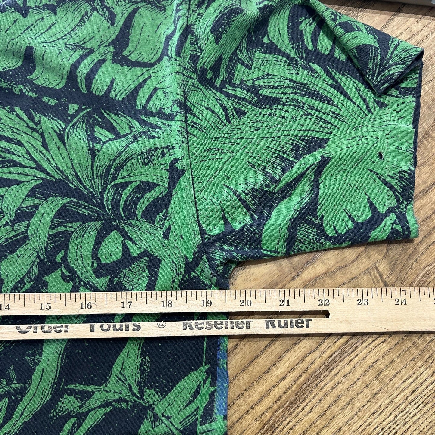 1990s | Wild Beasts All Over Print Thrashed Vintage T-Shirt sz M