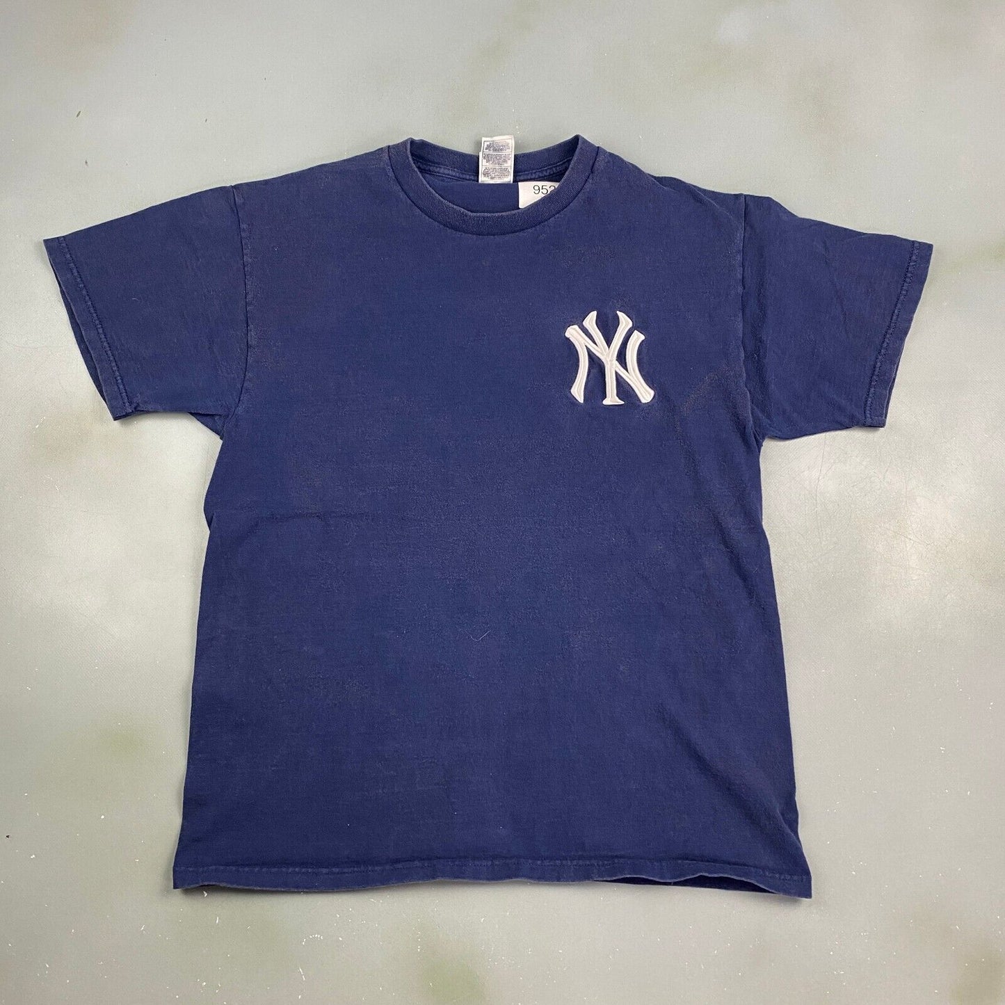 VINTAGE New York Yankees Embroidered Logo T-Shirt sz Large Men Adult
