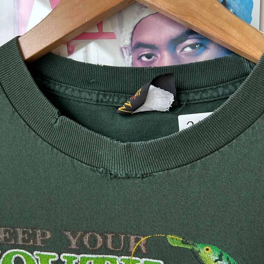 VINTAGE | Keep Your Mouth Shut & You Wont Get Caught Fishing T-Shirt sz L