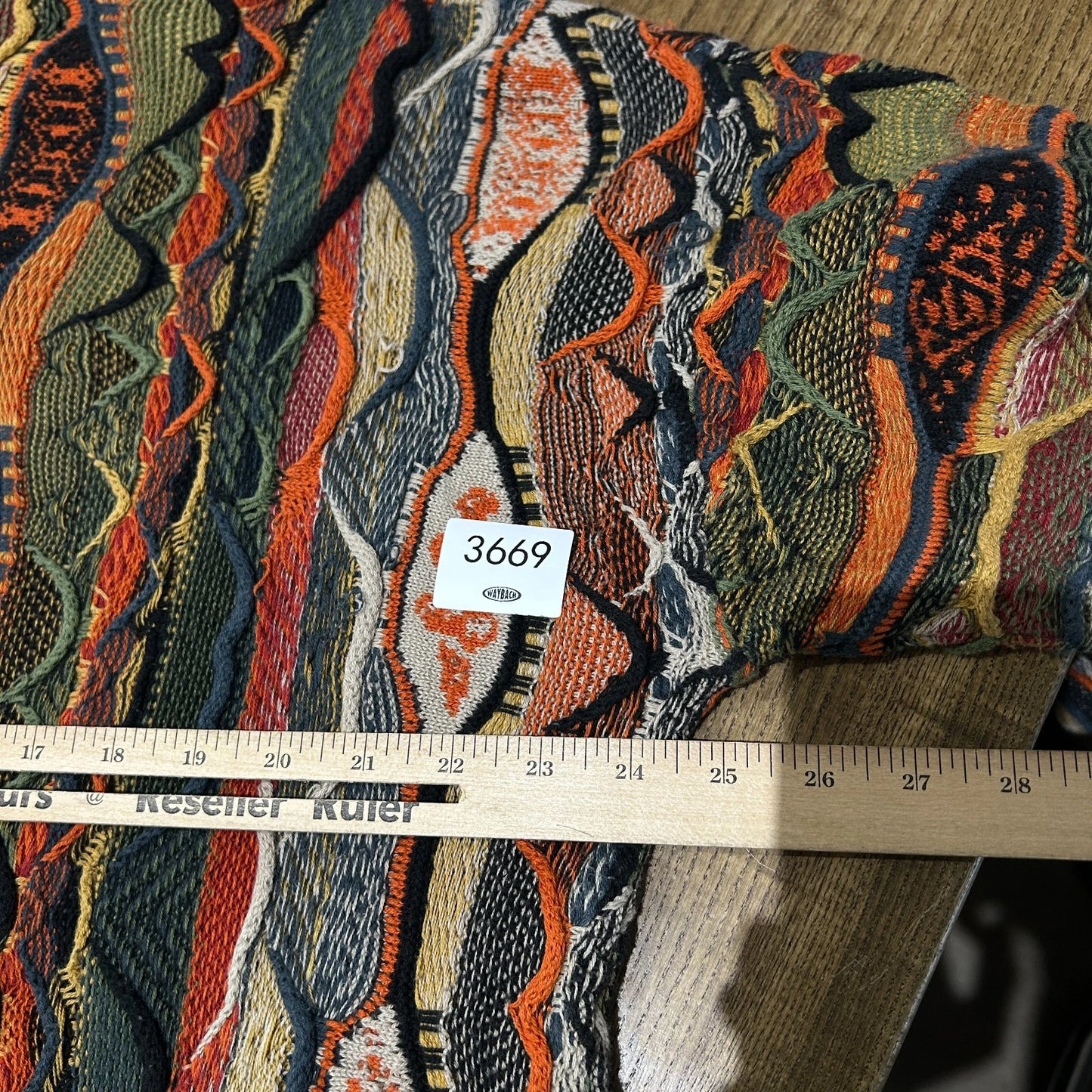 VINTAGE | 3D Textured Coogie Style Knit Sweater sz L