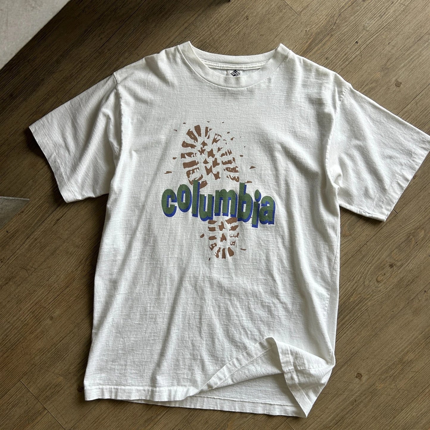 VINTAGE 90s | Take A Hike Boot Prints Columbia Sportswear T-Shirt sz L