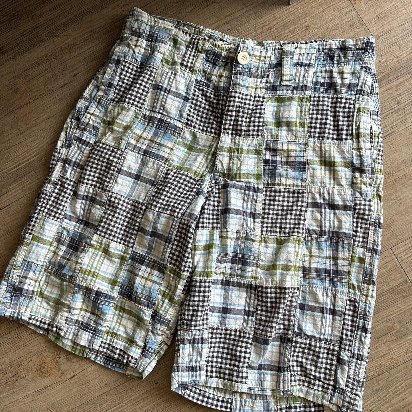 VINTAGE | Madras Plaid Loose Fit Y2K Shorts sz W33