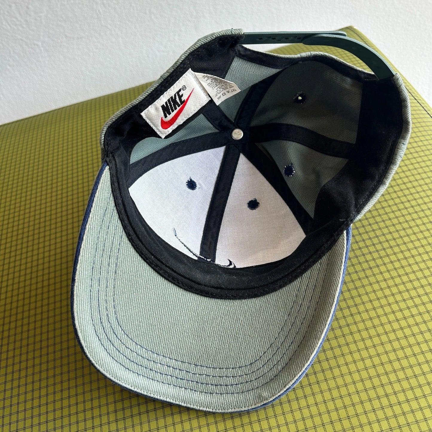 1990s | NIKE Swoosh Washed Green Contrast Stitch SnapBack Hat sz OS