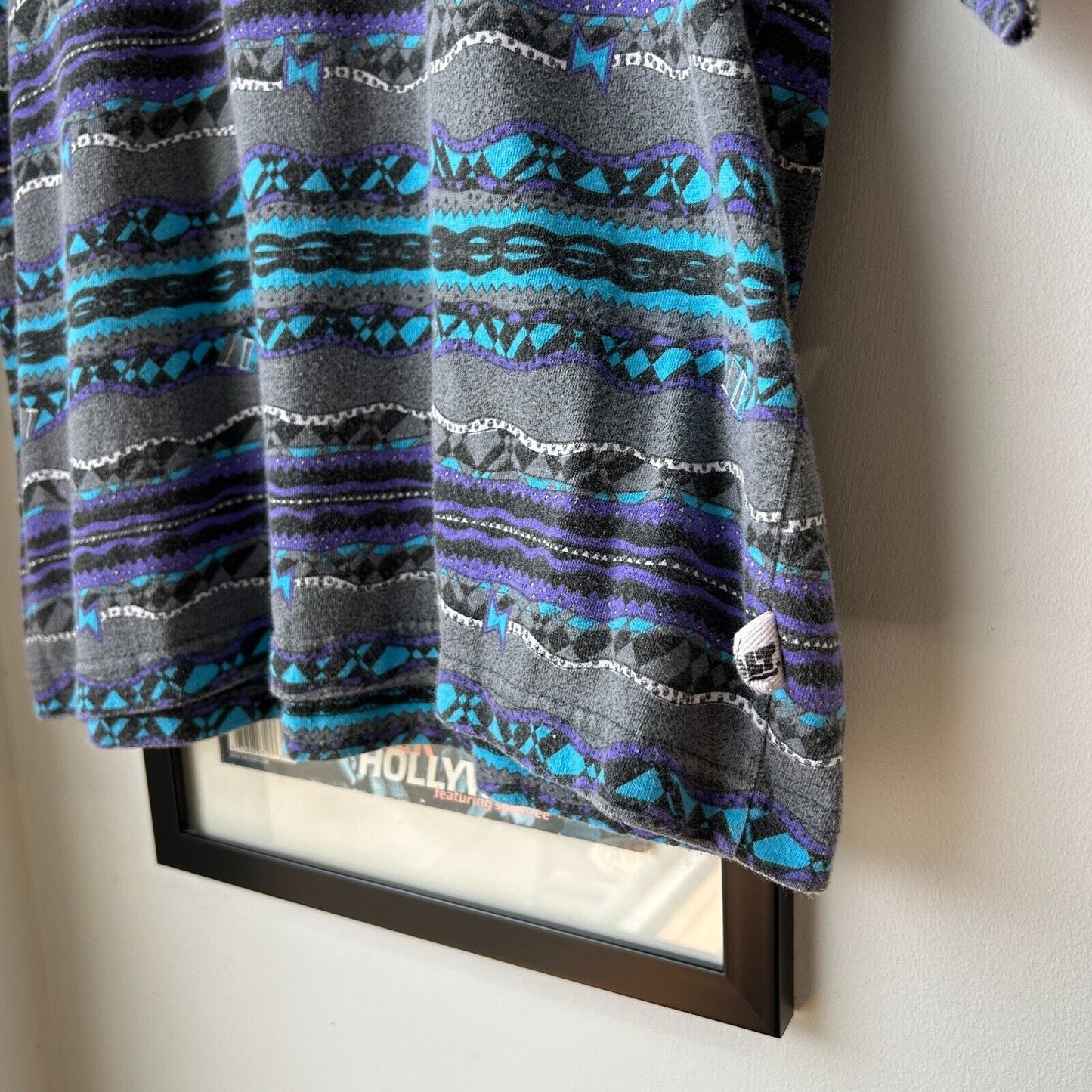 VINTAGE 90s | Bolt All Over Striped Print T-Shirt sz M