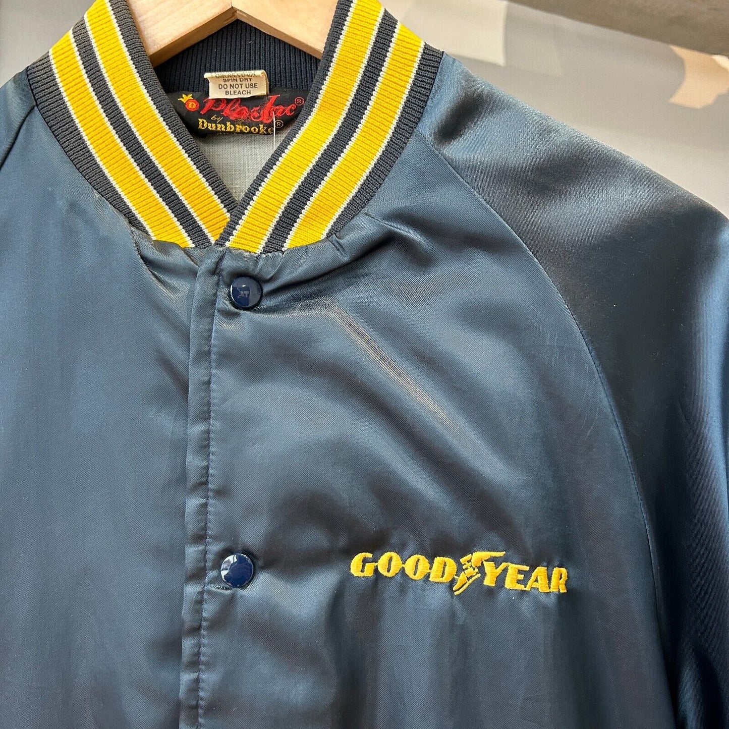 VINTAGE 90s | GoodYear Auto Body Nylon Button Snap Jacket sz M Adult