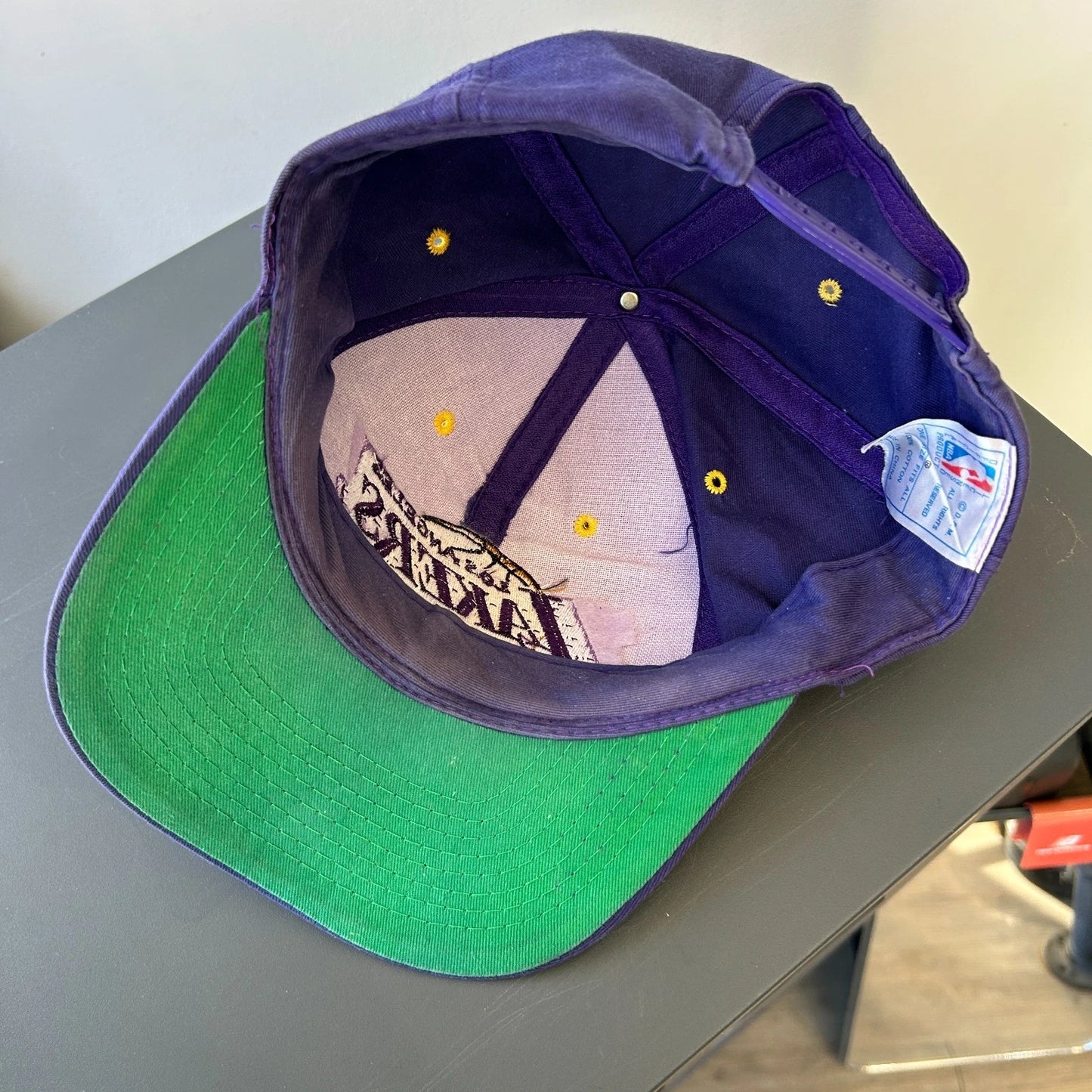 VINTAGE 90s | Los Angeles Lakers Faded Purple NBA Snapback Hat sz OS