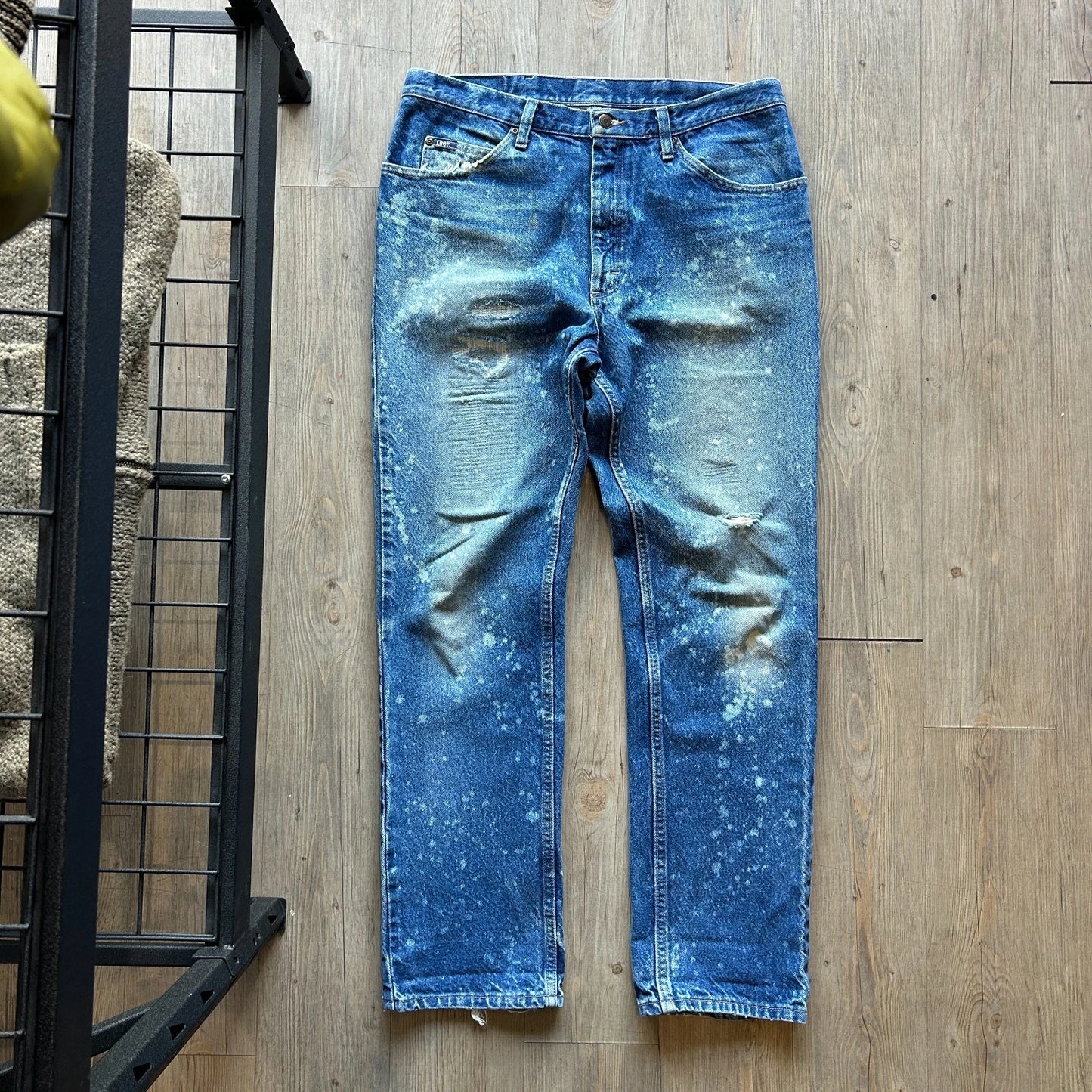 VINTAGE | Lee Faded Mended Paint Splatter Blue Jeans Pants sz W35 L32