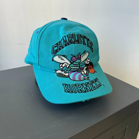 Vintage 90s | Charlotte Hornets Big Spell-Out Logo NBA AJD Snapback Hat sz OS