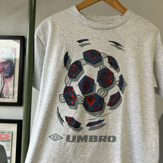 VINTAGE 90s | UMBRO Soccer Football Graphic Grey T-Shirt sz S-M Adult