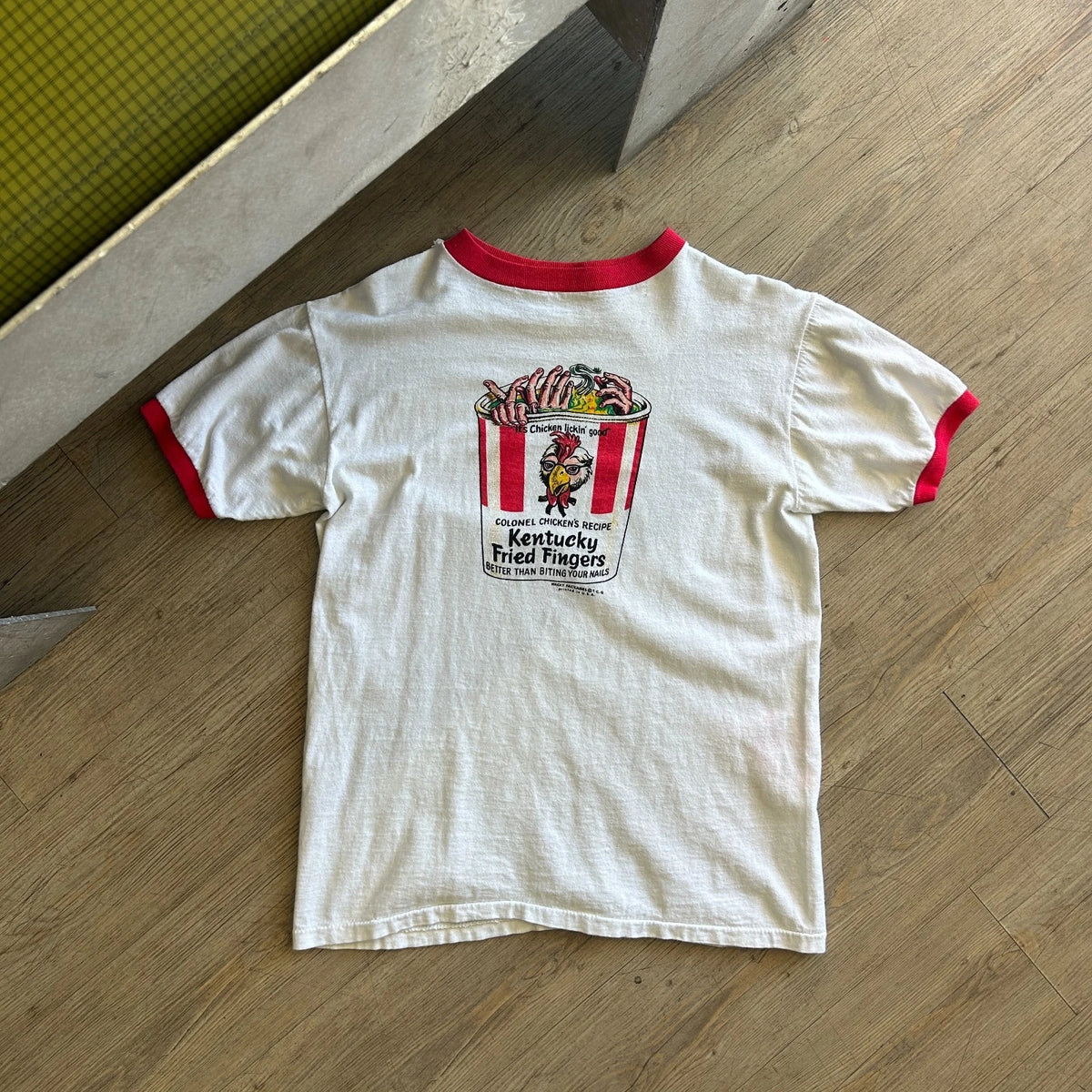 VINTAGE 1970s - 80s | Kentucky Fried Fingers Ringer T-Shirt sz S/M