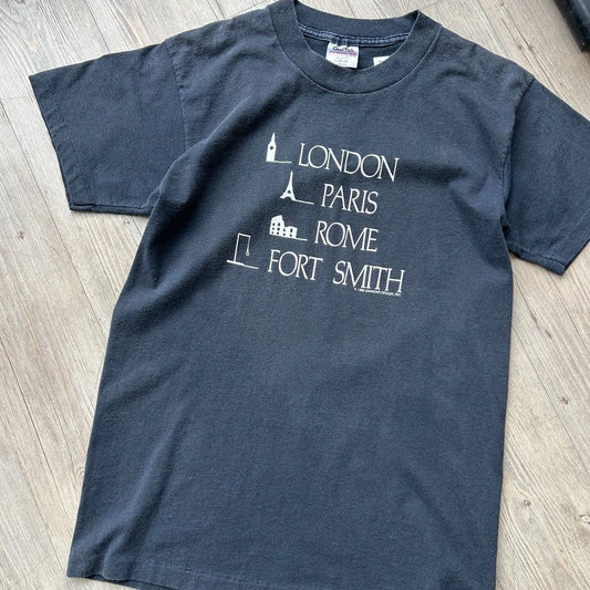 VINTAGE 90s | London Paris Rome Fort Smith Land Marks T-Shirt sz M
