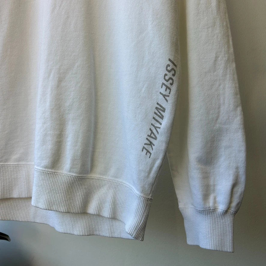 ISSEY MIYAKE | 1990s Spell Out Logo Vintage White Crewneck Sweater sz M