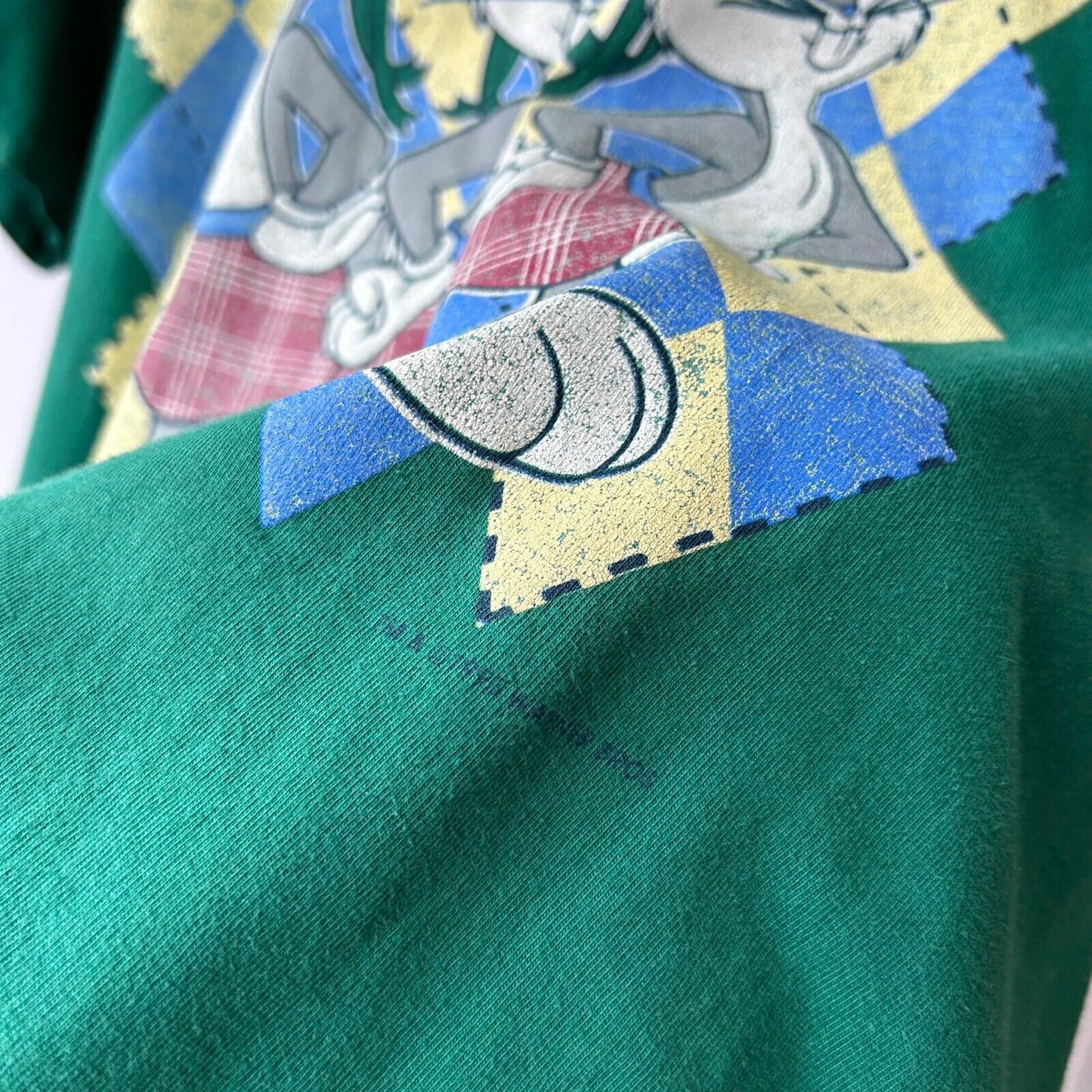 VINTAGE 1995 | BUGS BUNNY Scottish Argyle Cartoon T-Shirt sz M Adult