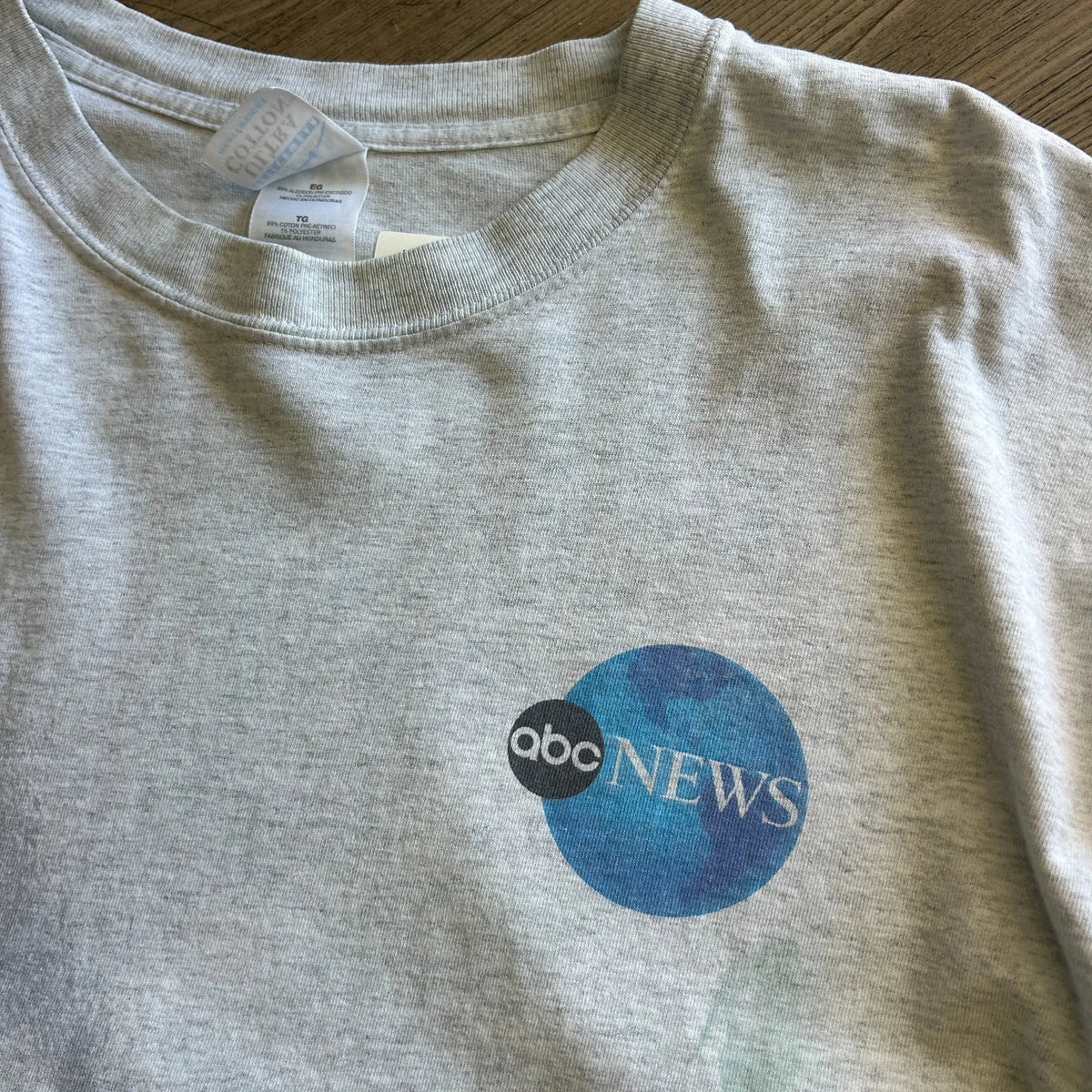 VINTAGE | abc NEWS More Americans Get Their News From Thrashed T-Shirt sz XL