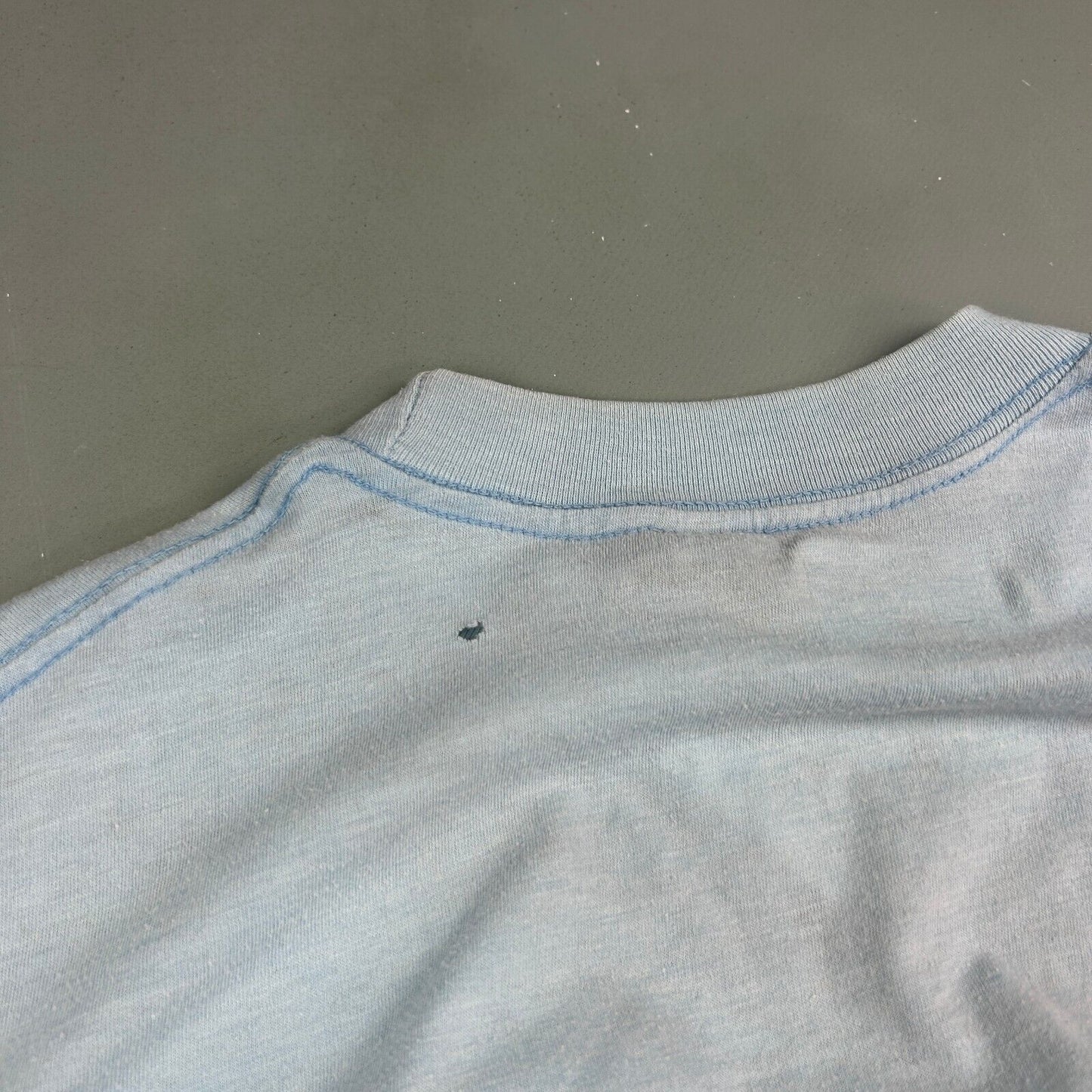 VINTAGE 70s-80s | Apple List Lite-Blue Airbrush Art T-Shirt sz M Adult