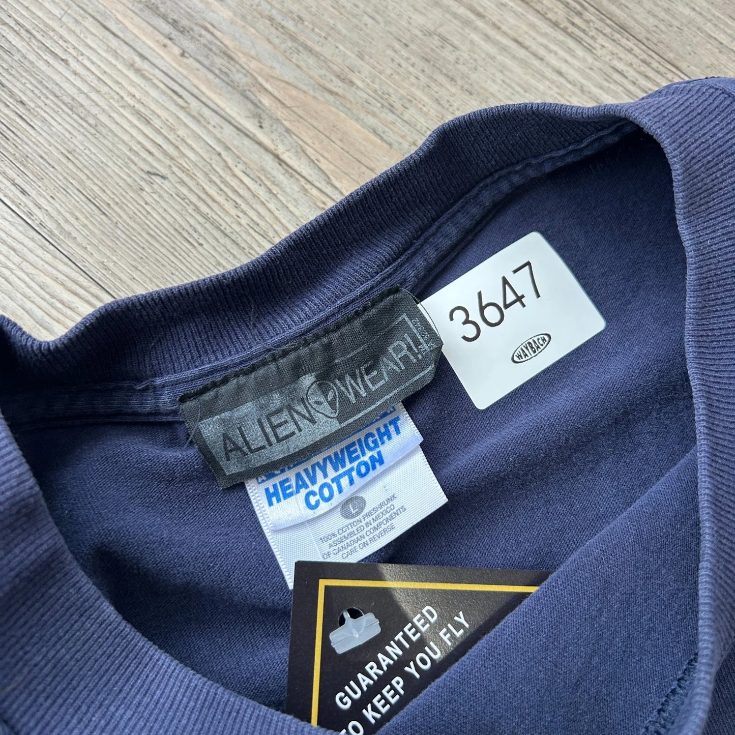 VINTAGE 90s | Peeing Alien Wear T-Shirt sz L