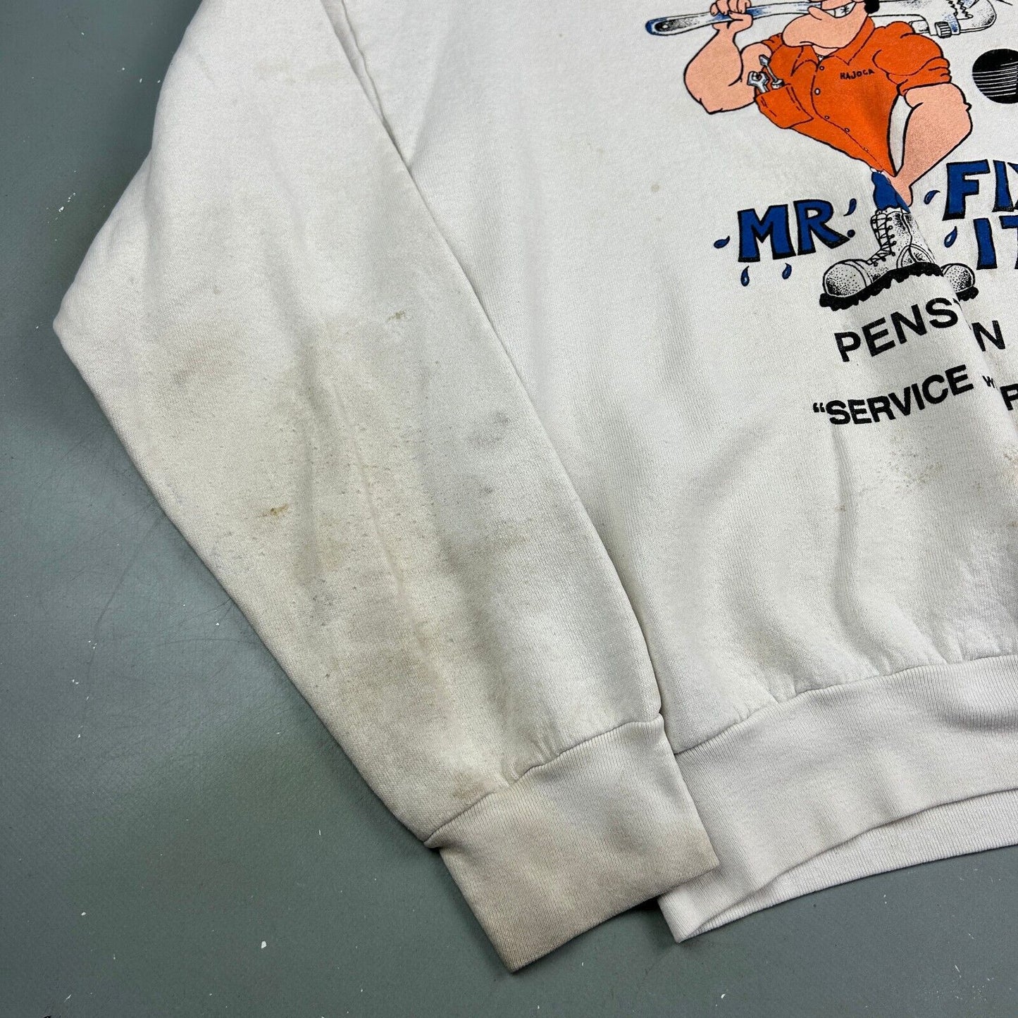 VINTAGE 90s The Incredible Mr Fix It Distressed Crewneck Sweater sz Medium Adult
