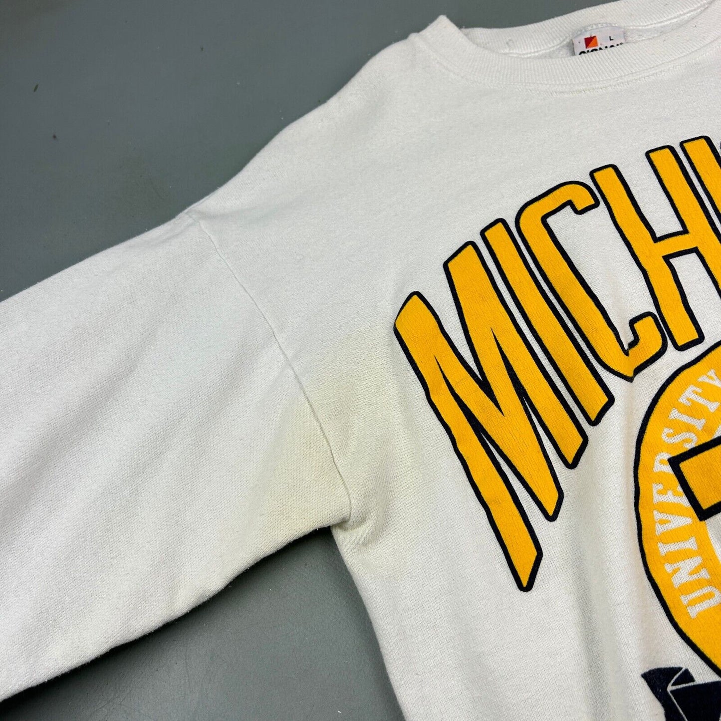 VINTAGE 90s | Michigan Wolverines University White Crewneck Sweater sz L Adult