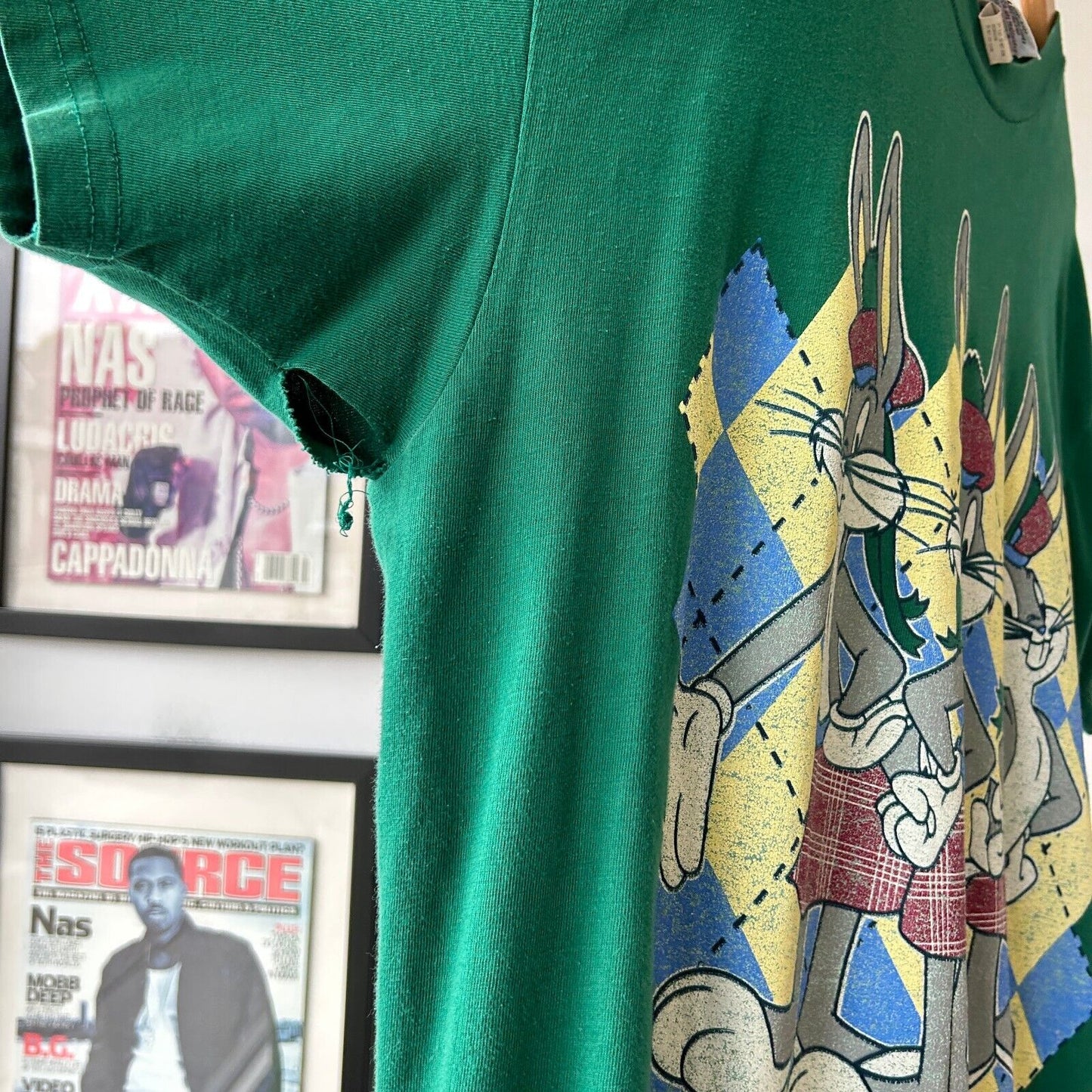 VINTAGE 1995 | BUGS BUNNY Scottish Argyle Cartoon T-Shirt sz M Adult