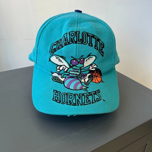 Vintage 90s | Charlotte Hornets Big Spell-Out Logo NBA AJD Snapback Hat sz OS
