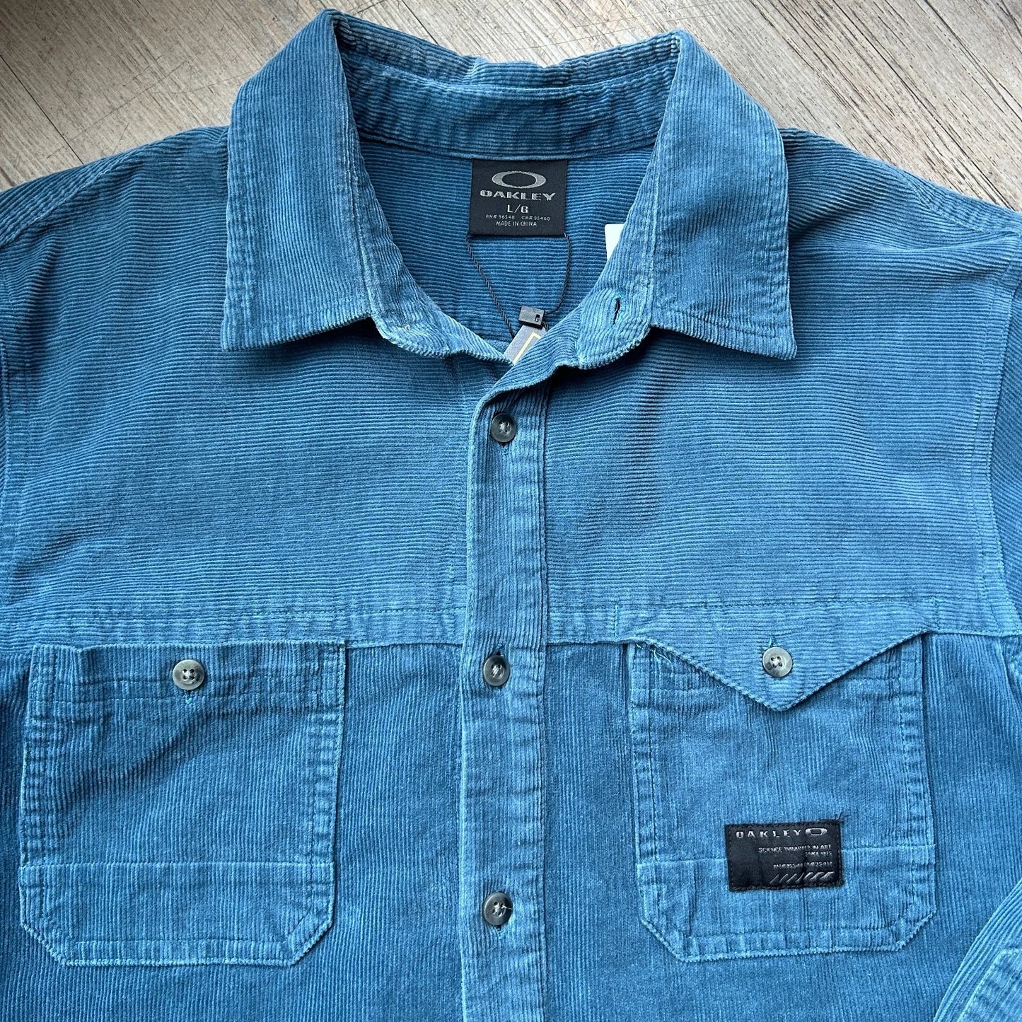 OAKLEY | Technical Corduroy Western Button Down Shirt sz M/L