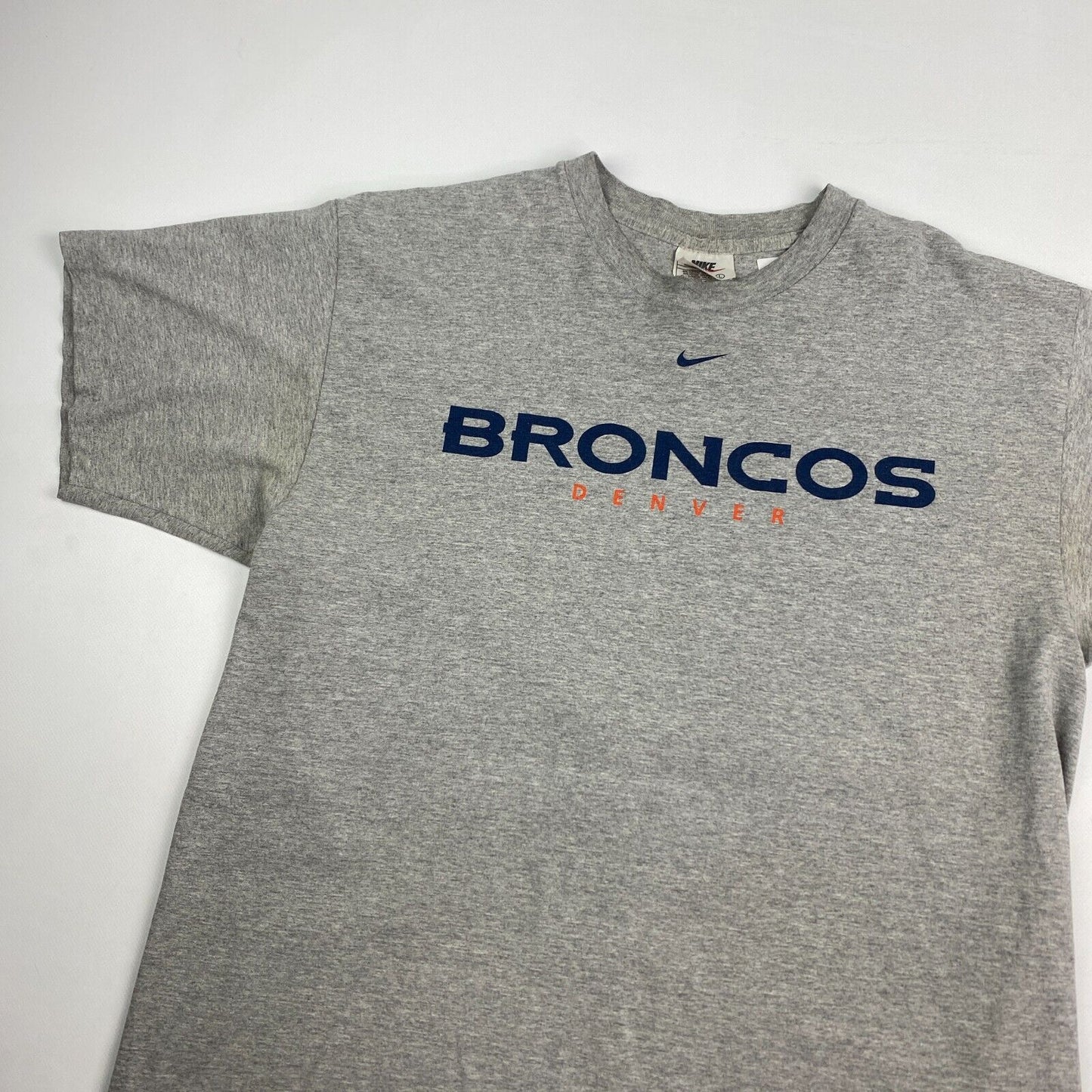 VINTAGE 90s NIKE Mid Swoosh Denver Broncos Grey T-Shirt sz Large Men